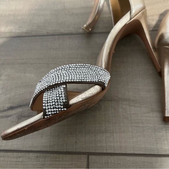 Schutz Jolita Crystal-Embellished Metallic Leather Sandals Gold Size 8.5B - Picture 8 of 12